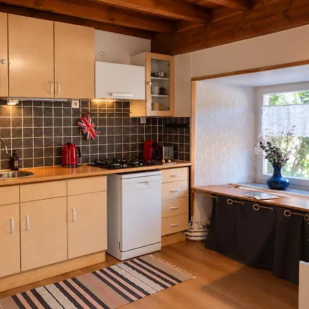 Refuge Secret Dans Bourg Historique Ferienhaus