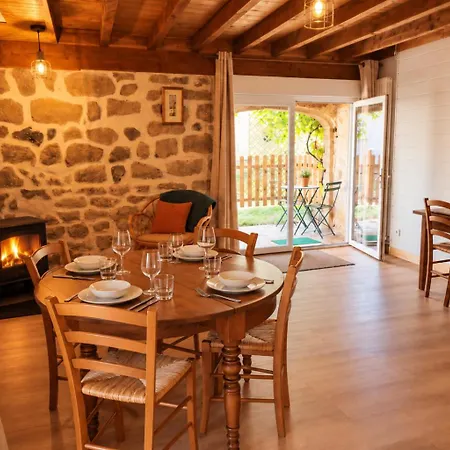 Refuge Secret Dans Bourg Historique *