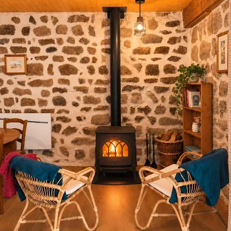 Refuge Secret Dans Bourg Historique *