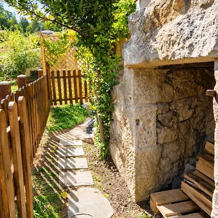 Refuge Secret Dans Bourg Historique Ferienhaus *