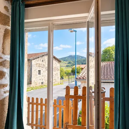 Refuge Secret Dans Bourg Historique Saint-Germain-Laprade