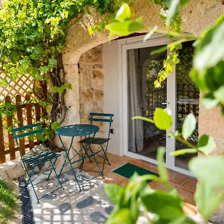 Refuge Secret Dans Bourg Historique Saint-Germain-Laprade